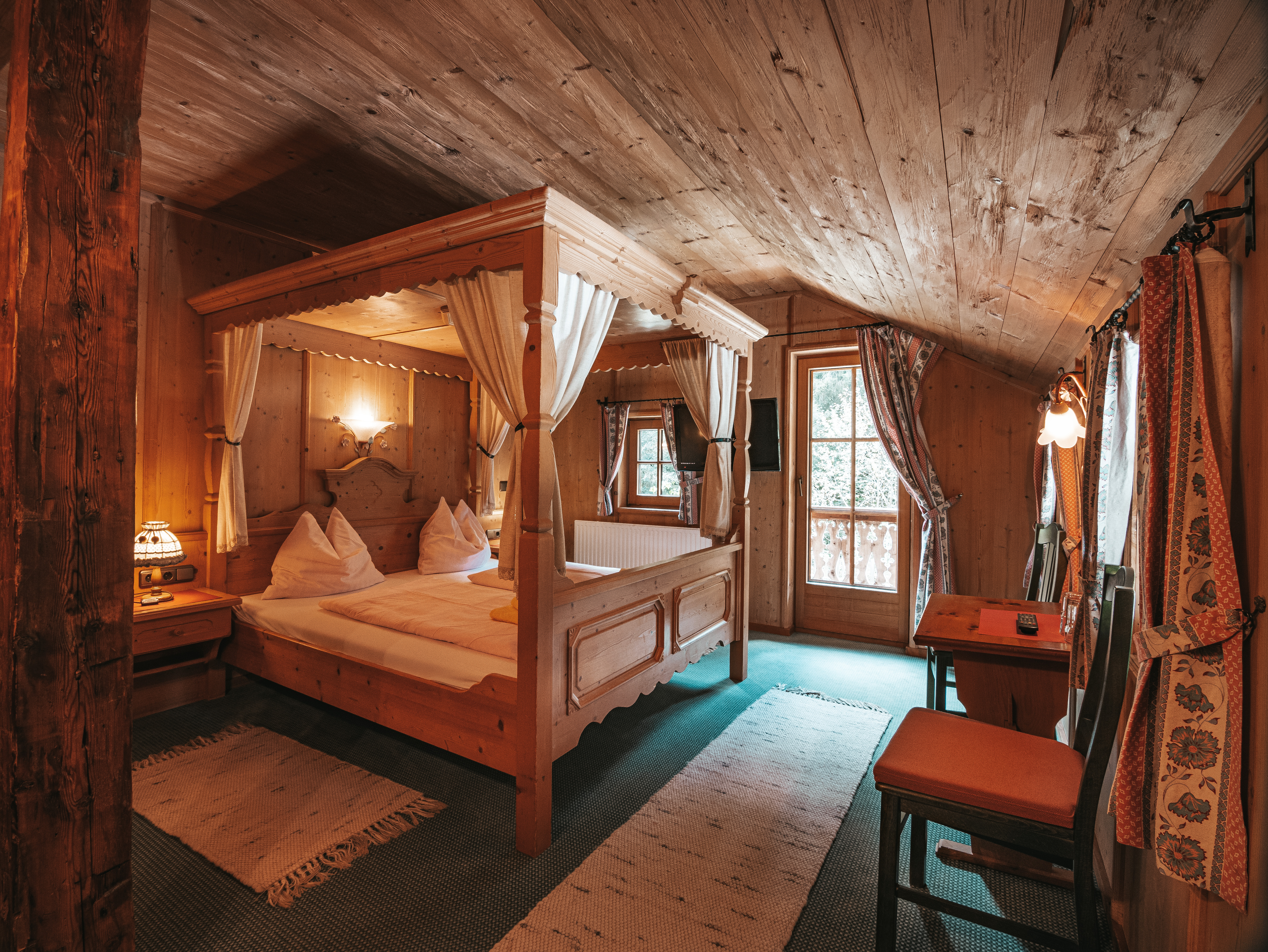 Doppelzimmer "Hüttenstil"